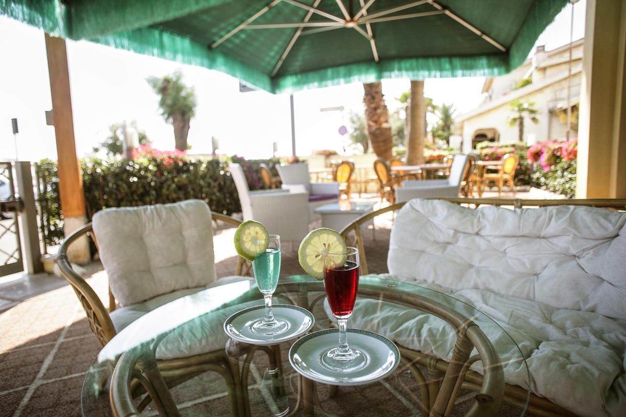 Hotel Roma Sul Mare Roseto Degli Abruzzi Esterno foto