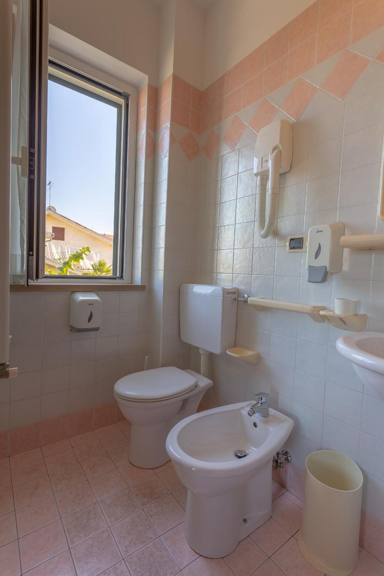 Hotel Roma Sul Mare Roseto Degli Abruzzi Esterno foto