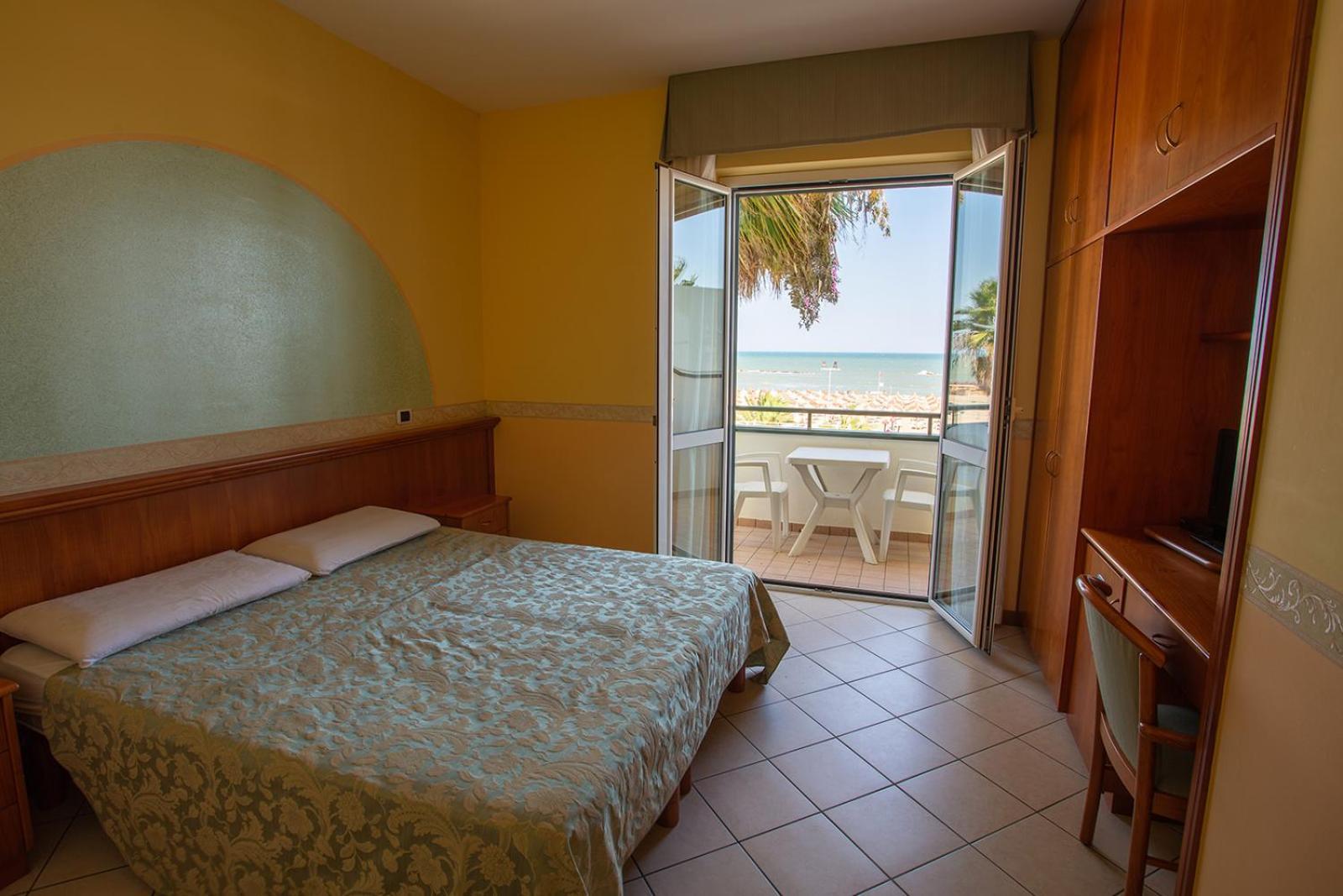 Hotel Roma Sul Mare Roseto Degli Abruzzi Esterno foto