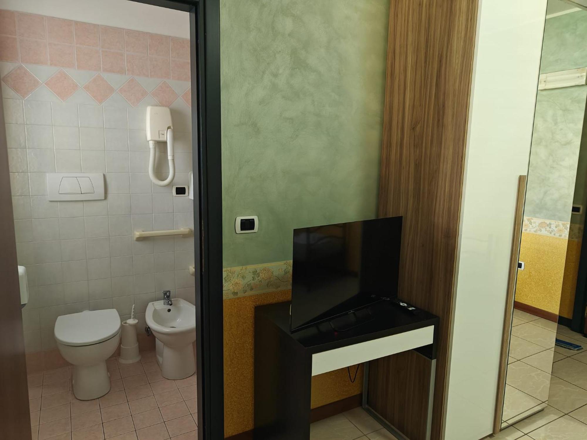 Hotel Roma Sul Mare Roseto Degli Abruzzi Esterno foto